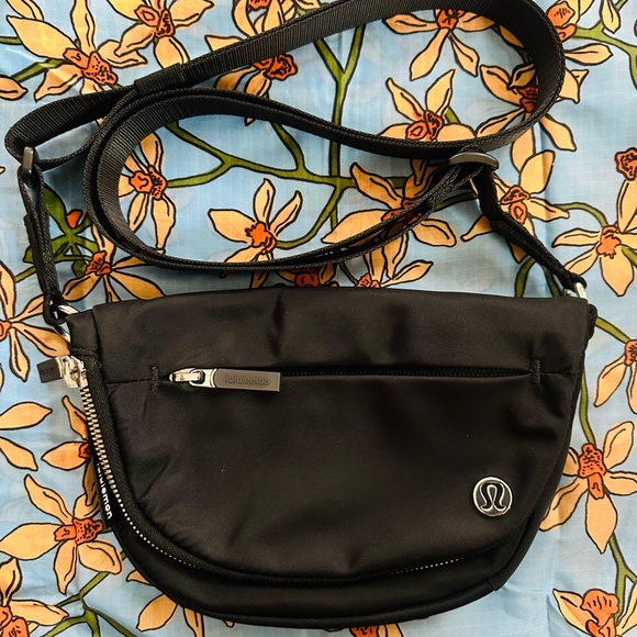 Lululemon All Night Festival Bag Micro 2L - Picture 1 of 6